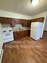 Building Photo - 132 6th Ave N