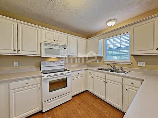 Building Photo - 212 Parrish Pl