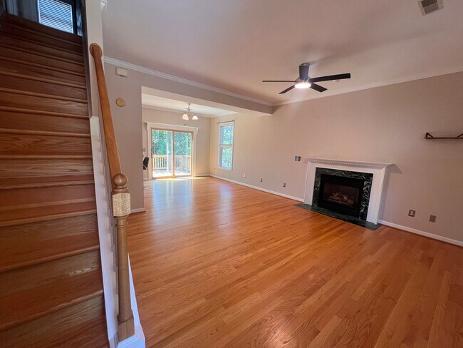 Foto del edificio - 1093 Wintergreen Ln