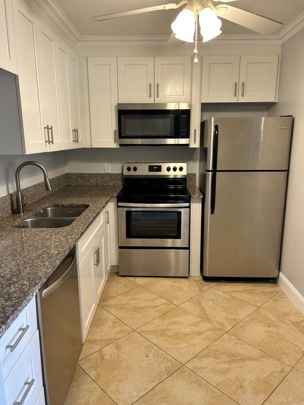 Foto del edificio - 2300 NE 1st Ln