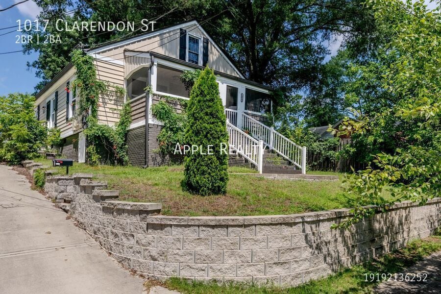 Photo - 1017 Clarendon St