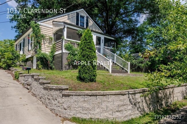 Photo - 1017 Clarendon St House