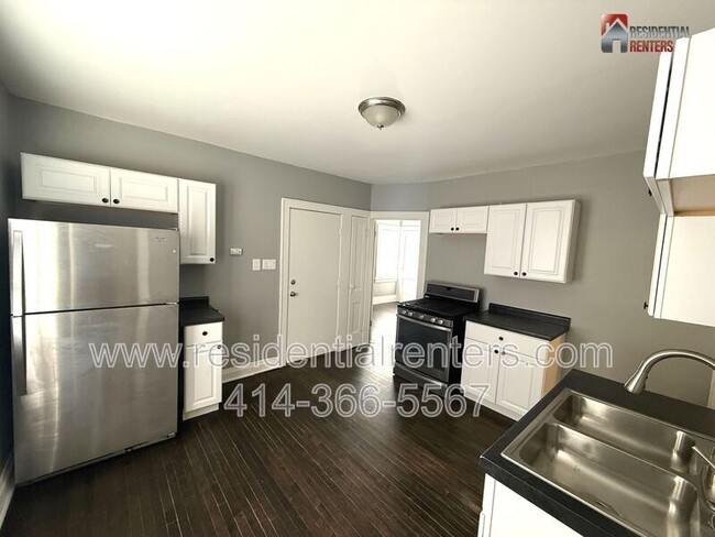 Building Photo - 2713 N 44th St