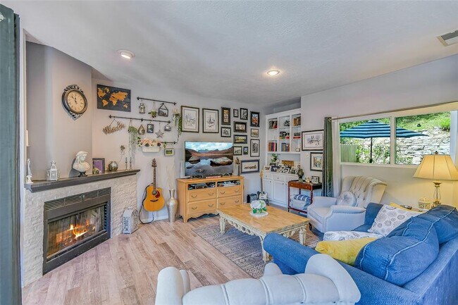 Foto del edificio - 6600 Valleyside Rd