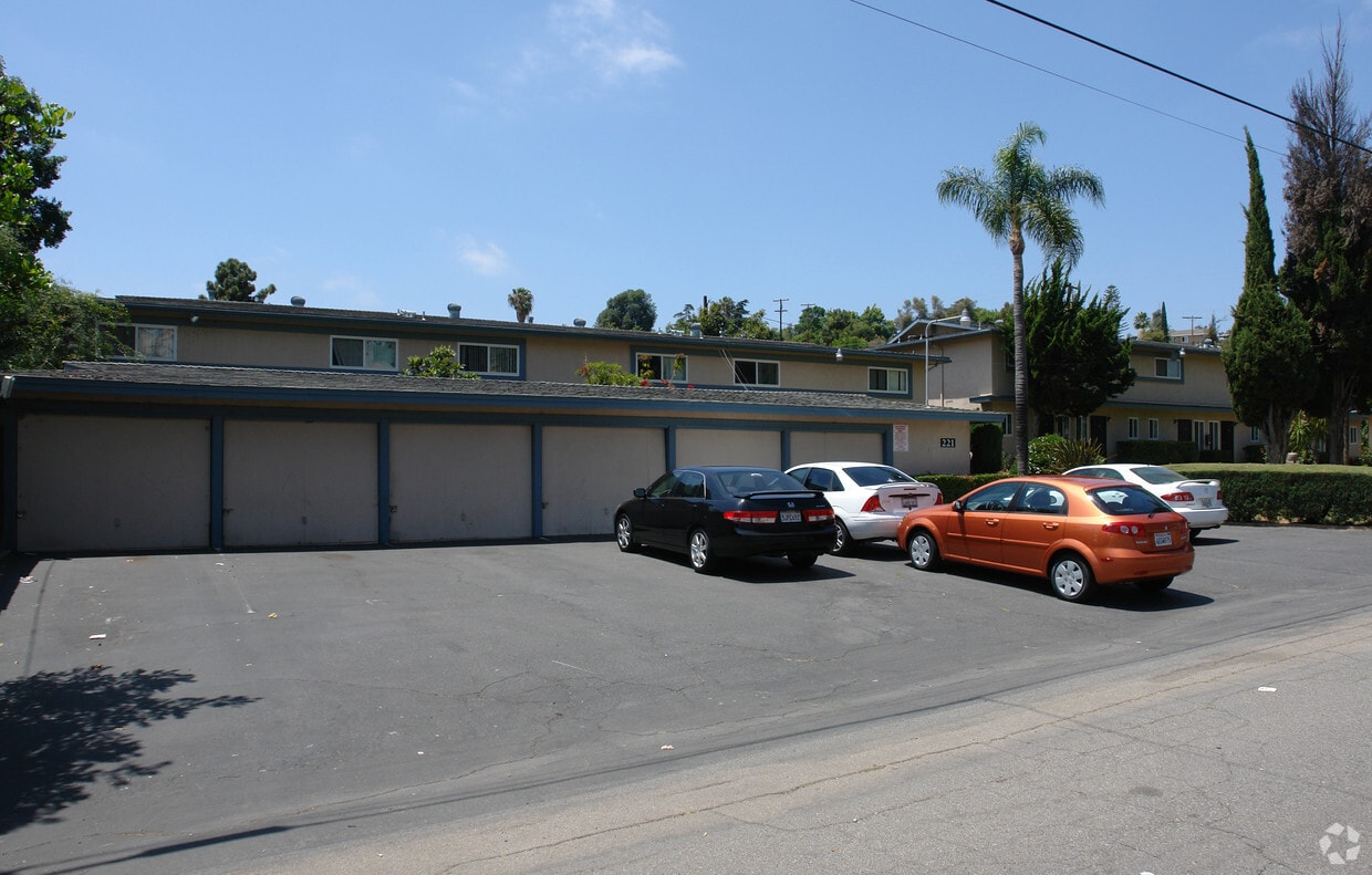 Primary Photo - Vista Glen Apartments