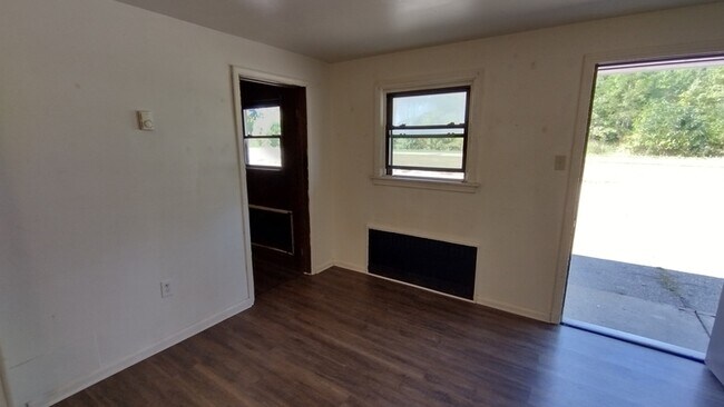 Foto del edificio - 2223 N Water St Ext