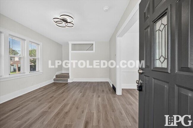 Foto del edificio - 2849 W Laskey Rd