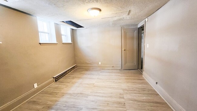 Building Photo - 13309 S Woodland Rd