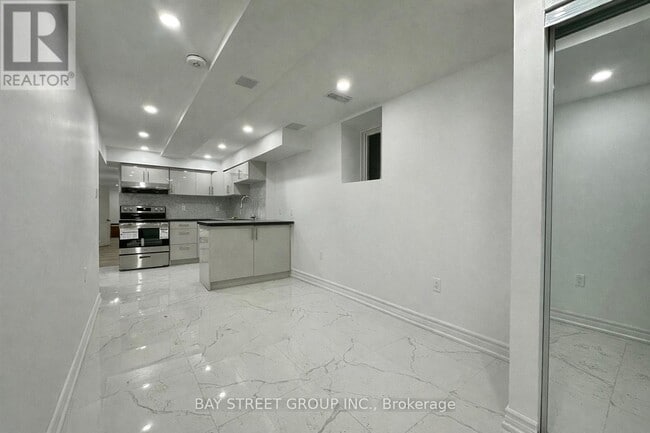 Building Photo - 6 Creekwood Dr