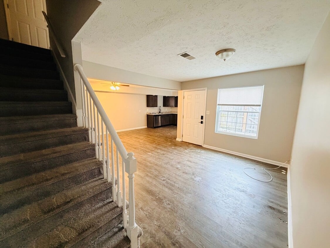 Foto del edificio - 373 Darby Creek Rd