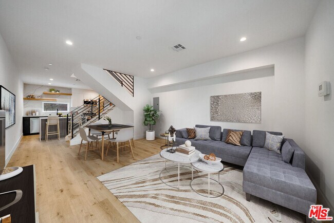 Foto del edificio - 6201 La Mirada Ave