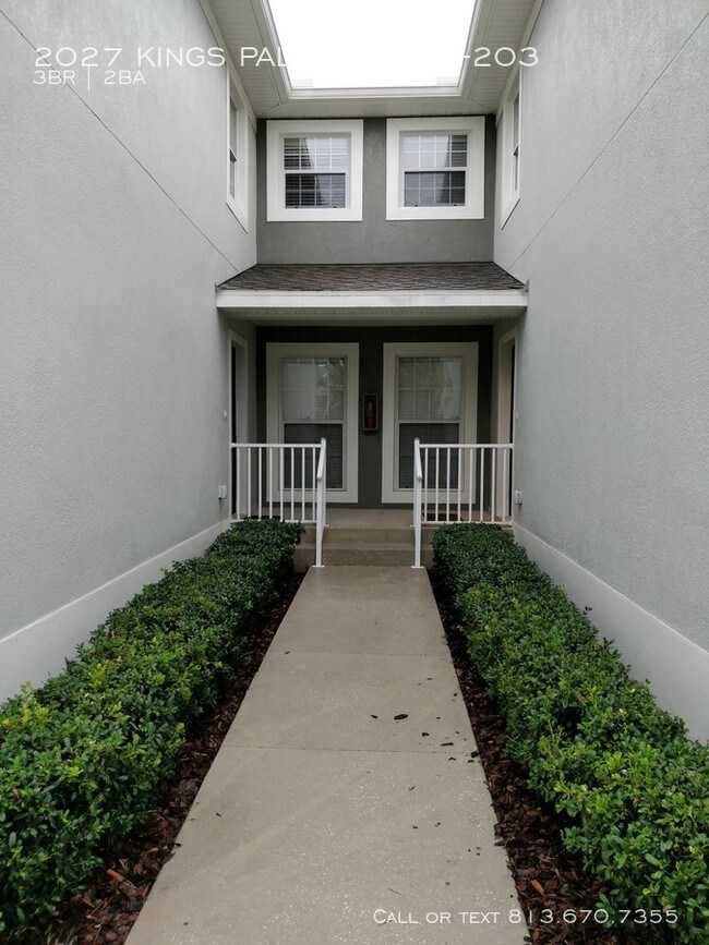 Building Photo - 2027 Kings Palace Dr