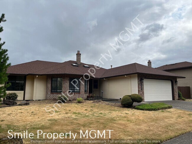 Foto del edificio - Three Bedrooms single house in NE Portland with double garage