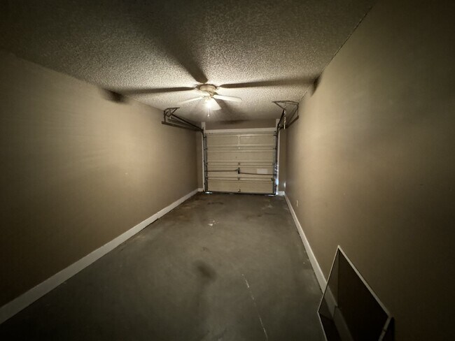 Building Photo - House for Rent