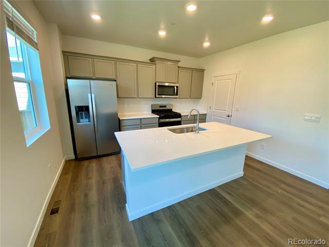 Foto del edificio - 9935 Ceylon Ct