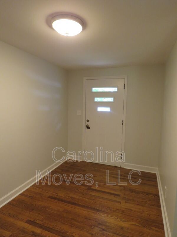 Foto del edificio - 110 Hillandale Rd