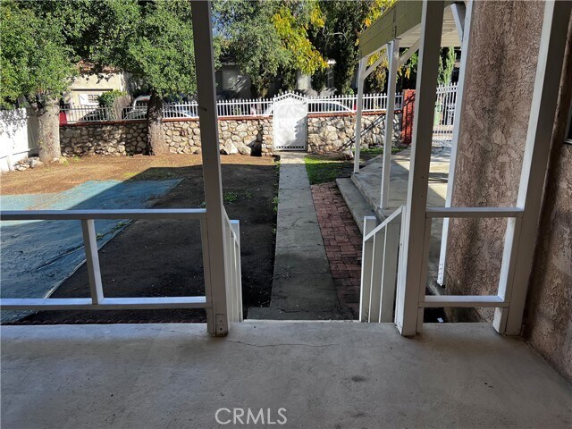 Building Photo - 10641 Russett Ave