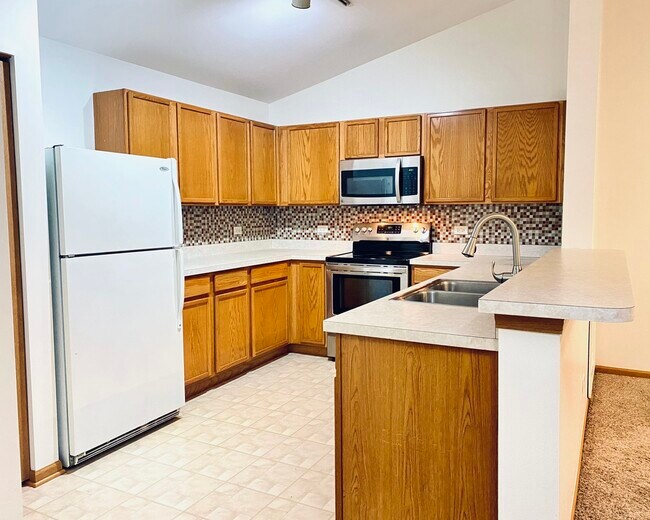 1580 McClure Rd Unit 1580, Aurora, IL 60505 Condo for Rent in Aurora