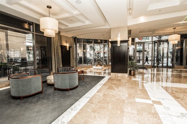Building Photo - 230 S Tryon St