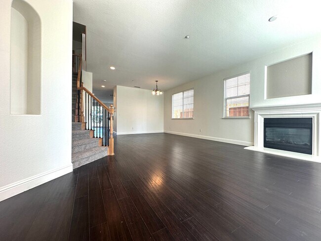 Building Photo - 2369 Fernwood Ln