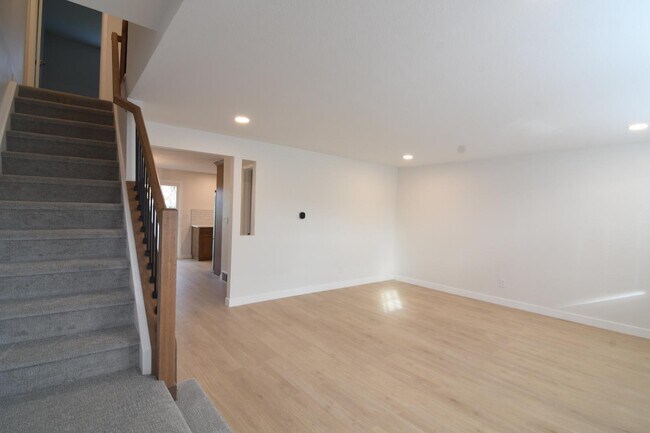 Building Photo - 5004 E Hinsdale Pl