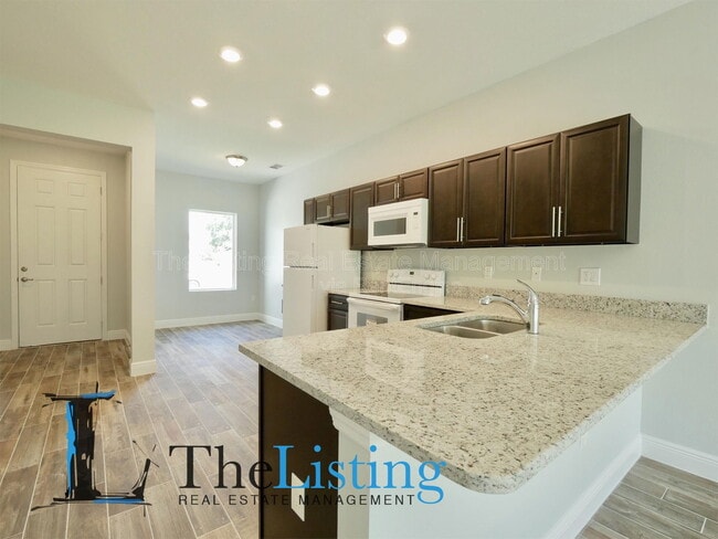 Building Photo - 406 Albatross Ct