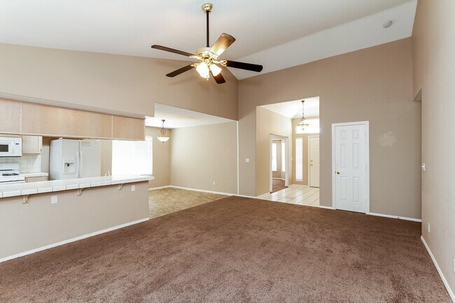 Building Photo - 334 Oak Canyon Dr