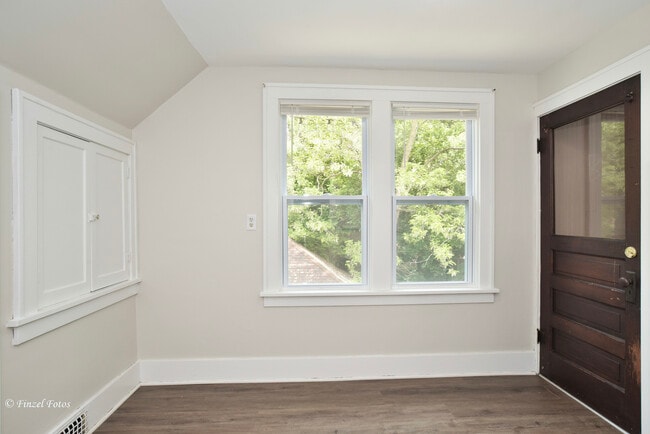 Building Photo - 93 Elmhurst St