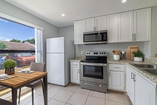 Building Photo - 2720 S Oakland Forest Dr