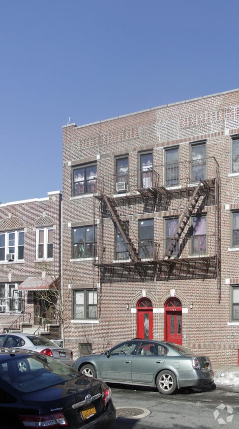 Building Photo - 1945 Gleason Ave