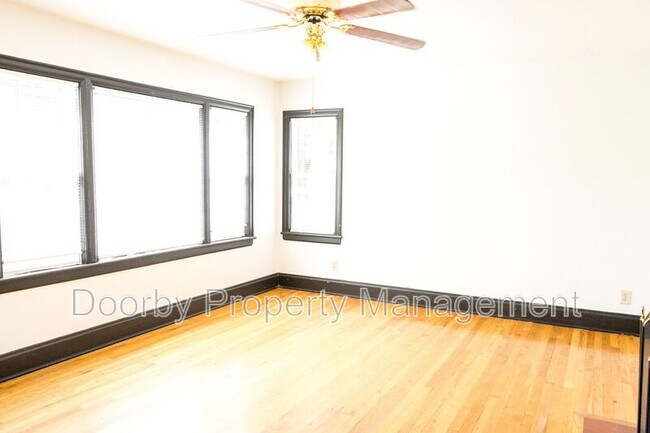 Foto del edificio - 219 Sequoia Dr