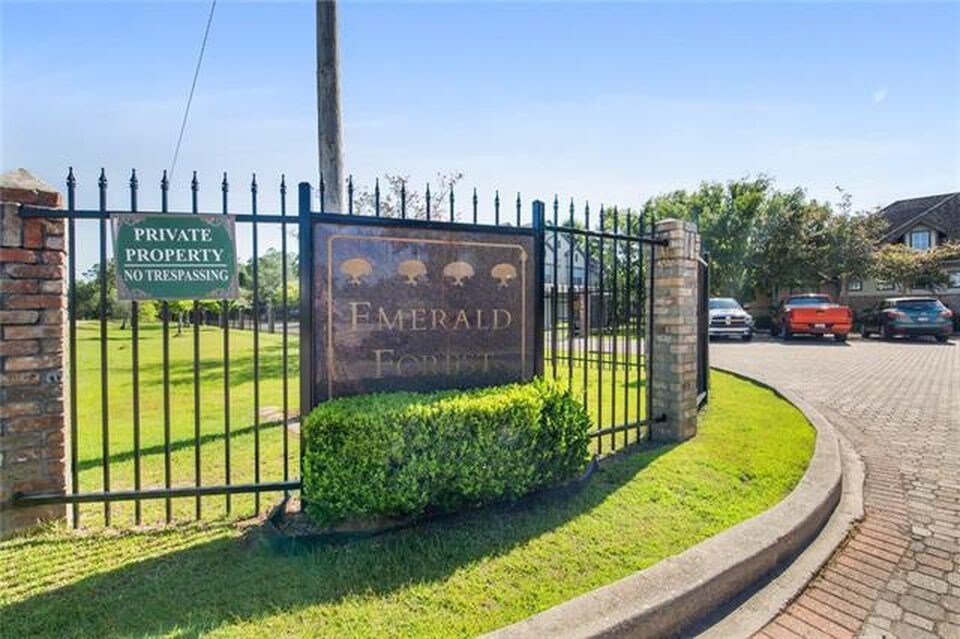 350 Emerald Forest Blvd, Covington, LA 70433 Condo for Rent in