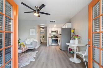 Building Photo - 4025 N 40th St