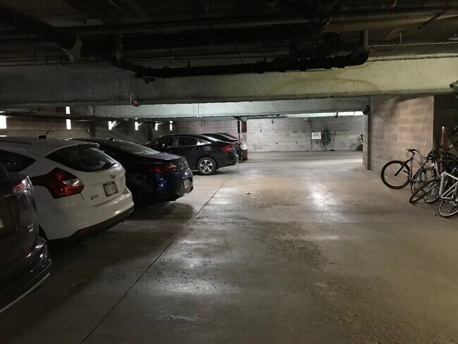Foto del edificio - 1315 E Elmdale Ct