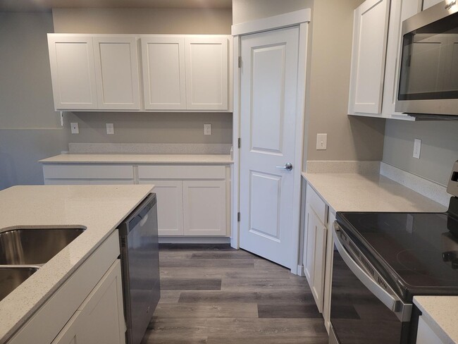 Building Photo - 3404 Taylor Ave