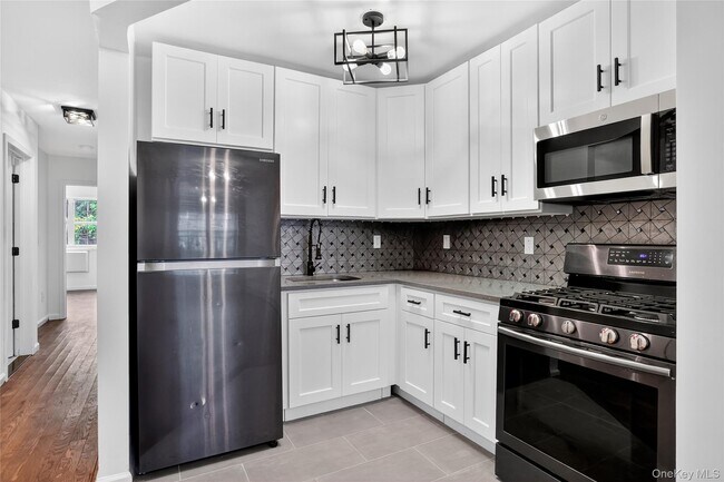 Foto del edificio - 596 E 164th St