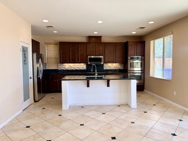 Building Photo - Beautiful Oceanview Hills house