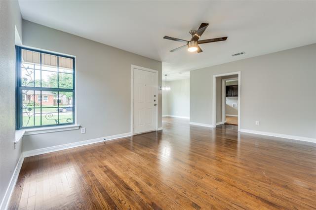 Foto del edificio - 1124 McAdams Ave