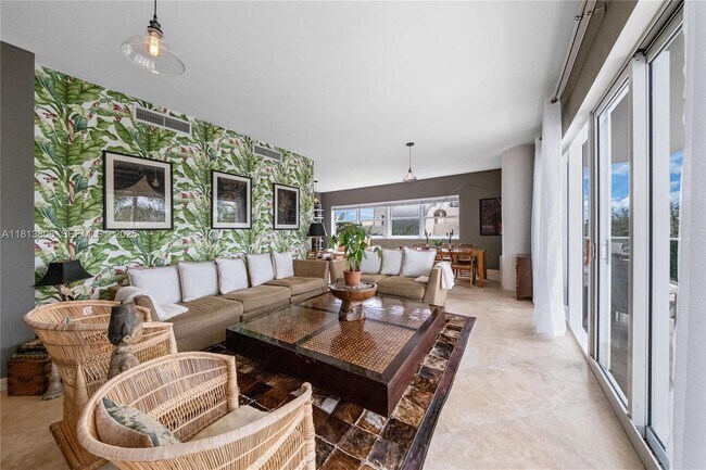 Foto del edificio - 6103 Aqua Ave