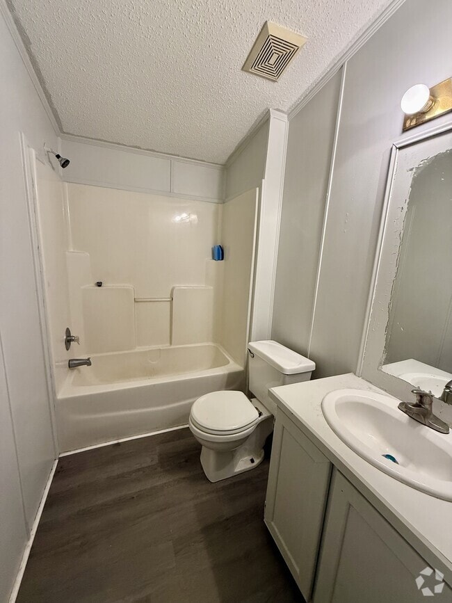 Building Photo - 158 Fieldstone Dr