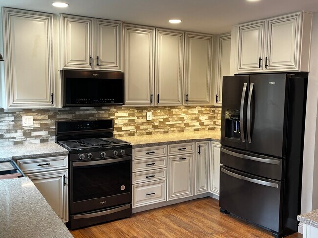 Brand New Appliances - 13042 Creek Park Dr