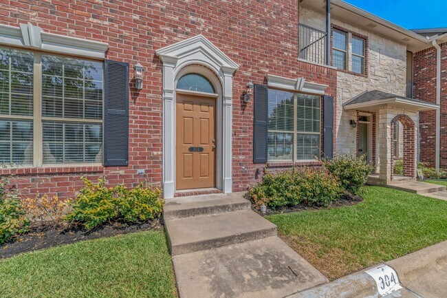 Building Photo - 304 Forest Dr Loop