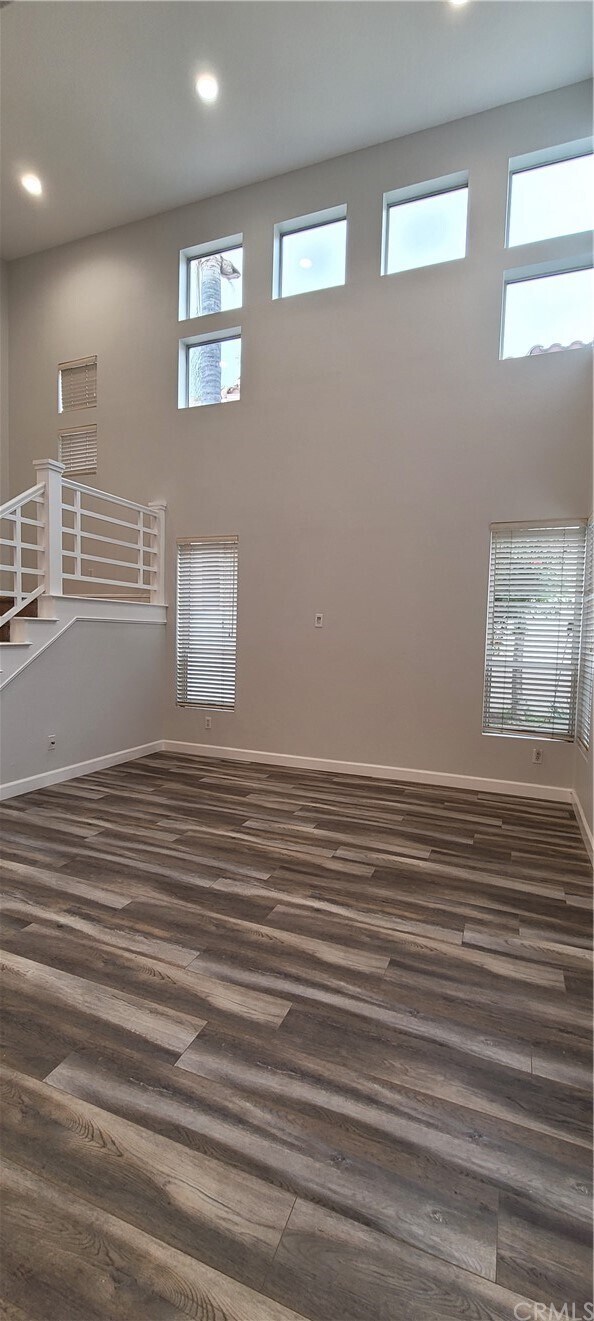 Building Photo - 84 Blazewood