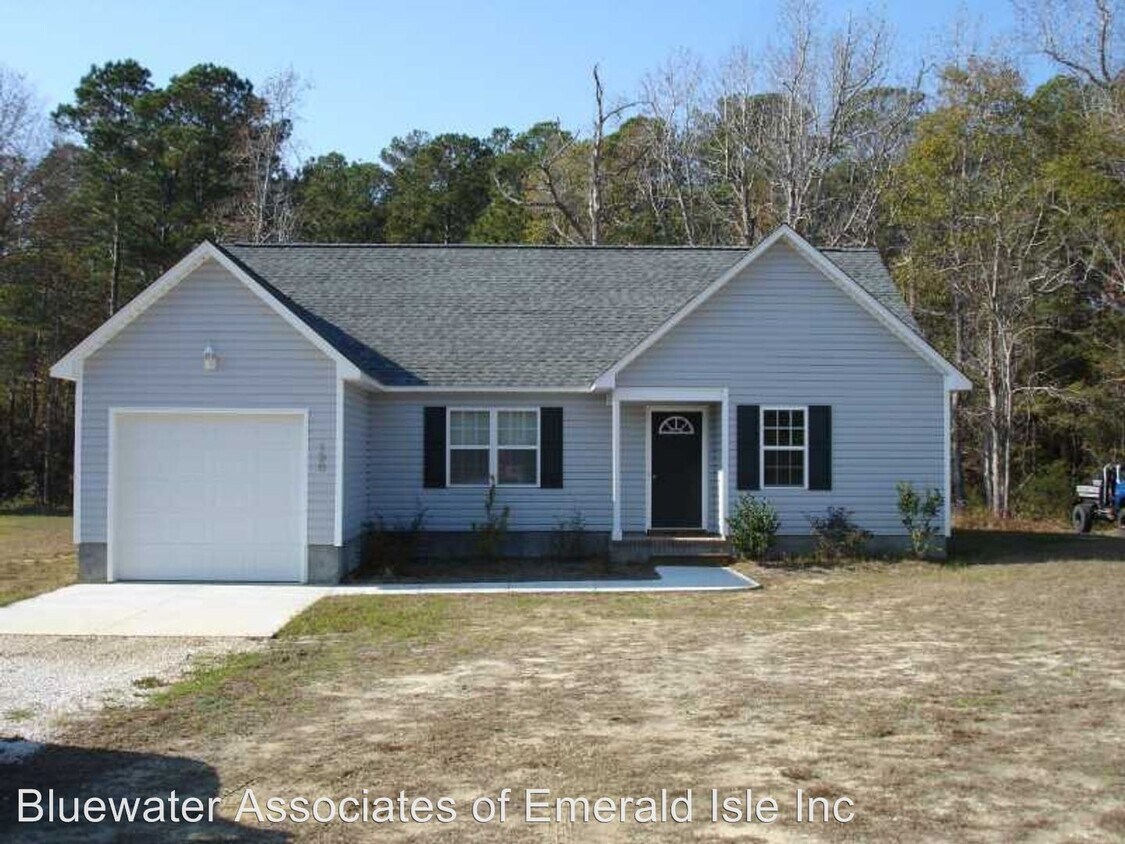 Foto principal - 3 br, 2 bath House - 130 Joan's Haven