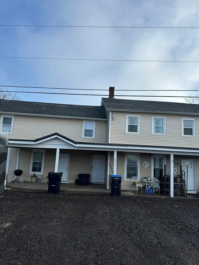 Building Photo - 4215 Pearsall Rd