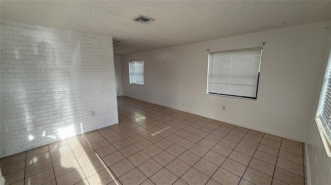 Building Photo - 3651 SW 60th Terrace