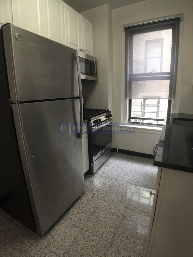 Building Photo - 664 W 163rd St