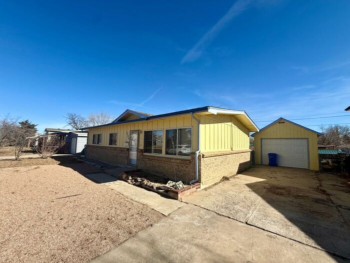 Large 3 Bedroom, 1 Bath Ranch Style Home in South Loveland, CO - Large 3 Bedroom, 1 Bath Ranch Style Home in South Loveland, CO