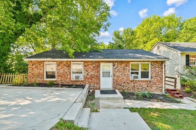 Foto del edificio - 30 East E Street