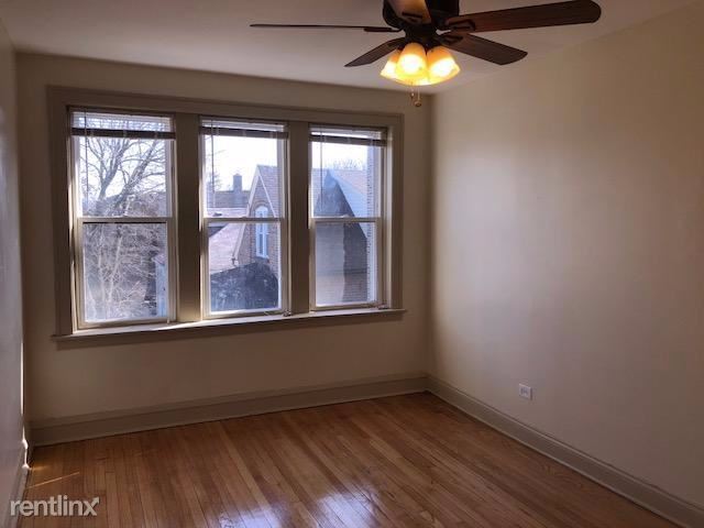 Foto del edificio - 1 br, 1 bath Apartment - 9001 S Loomis St